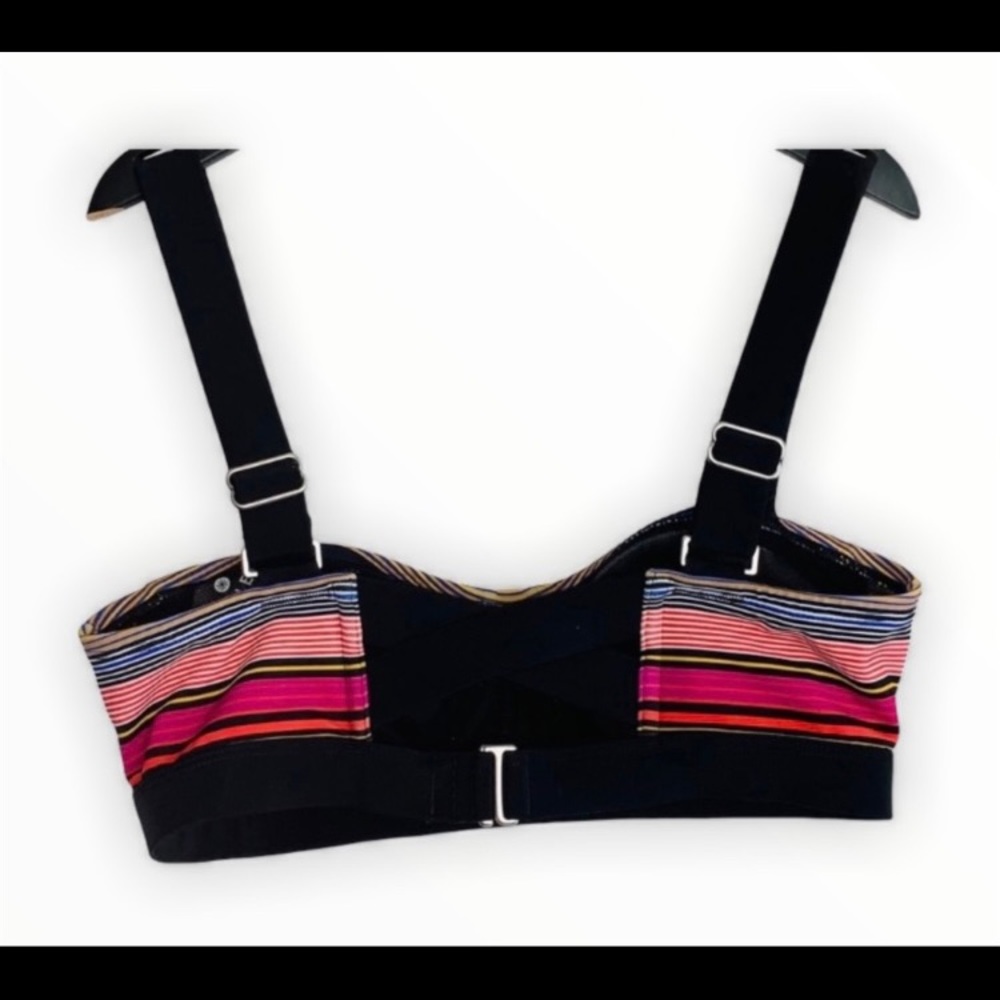Athleta Swimsuit Top Sz 32B/C - Picture 3 of 5